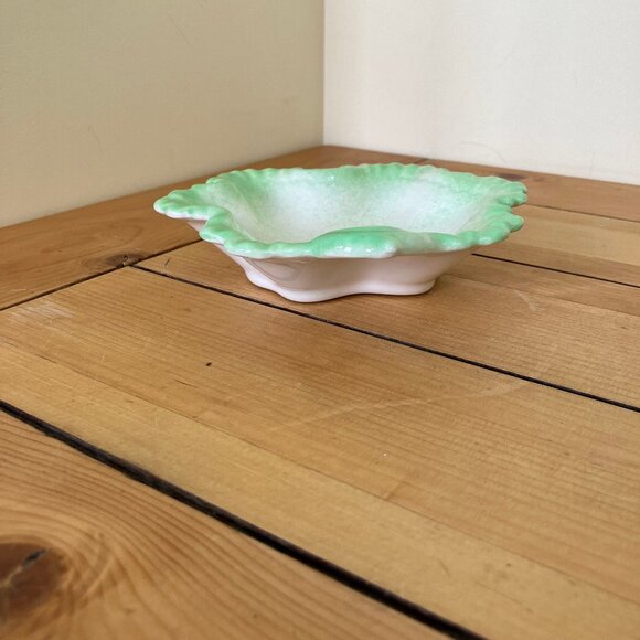Cabbage Lettuce Leaf Shape Ceramic Small Tray Dish White with Green 6" - Picture 4 of 5